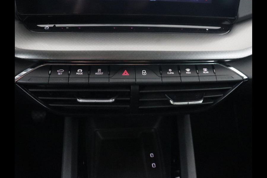 Škoda Octavia 1.0 TSI Business Edition | Camera | Carplay | Navigatie | Full LED | Parkeerhulp | Chrome Pakket | Cruise control | Digital Cockpit | 17'' lichtmetalen velgen