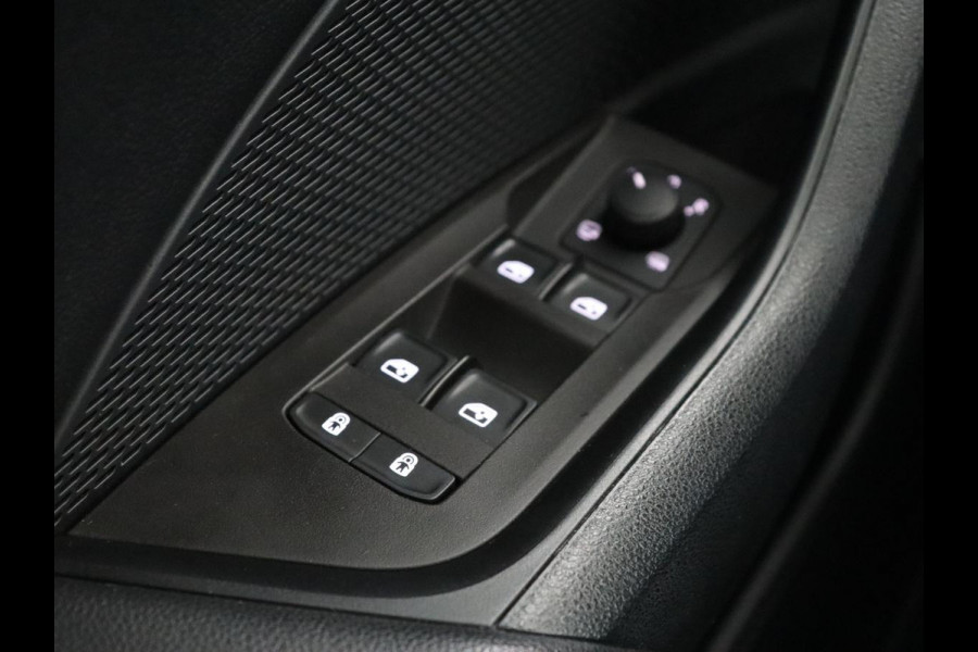 Škoda Octavia 1.0 TSI Business Edition | Camera | Carplay | Navigatie | Full LED | Parkeerhulp | Chrome Pakket | Cruise control | Digital Cockpit | 17'' lichtmetalen velgen