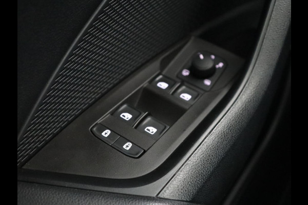 Škoda Octavia 1.0 TSI Business Edition | Camera | Carplay | Navigatie | Full LED | Parkeerhulp | Chrome Pakket | Cruise control | Digital Cockpit | 17'' lichtmetalen velgen