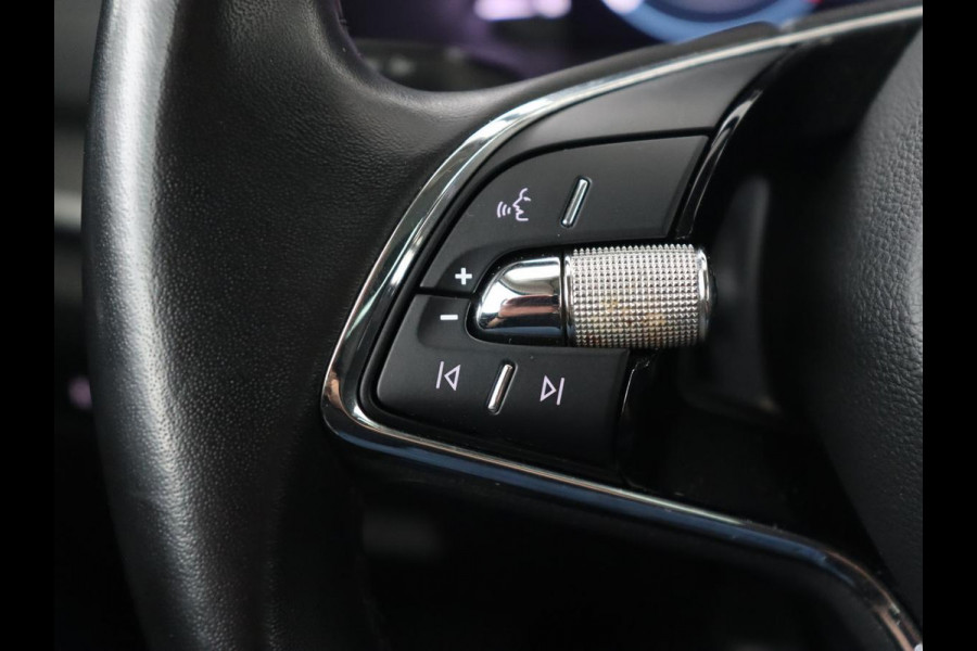 Škoda Octavia 1.0 TSI Business Edition | Camera | Carplay | Navigatie | Full LED | Parkeerhulp | Chrome Pakket | Cruise control | Digital Cockpit | 17'' lichtmetalen velgen