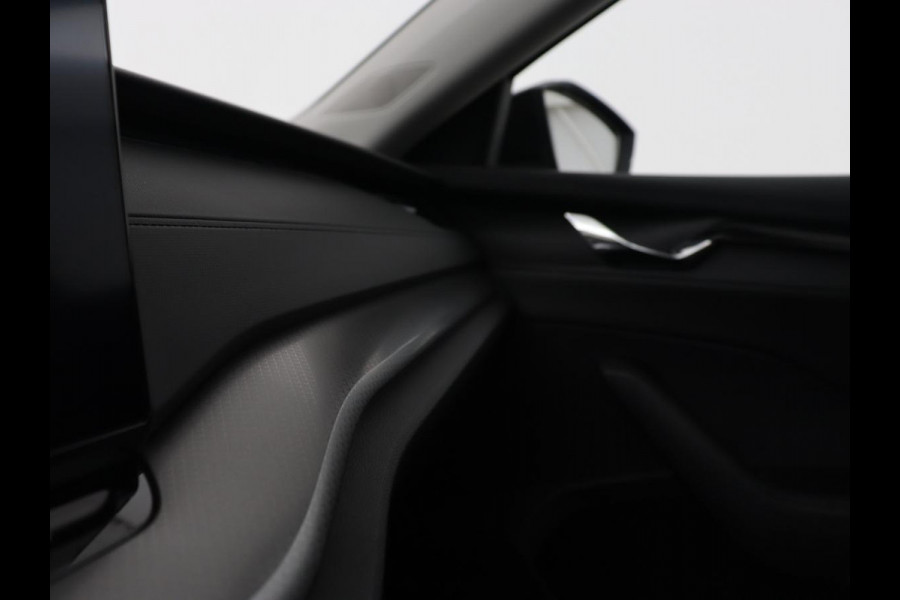 Škoda Octavia 1.0 TSI Business Edition | Camera | Carplay | Navigatie | Full LED | Parkeerhulp | Chrome Pakket | Cruise control | Digital Cockpit | 17'' lichtmetalen velgen
