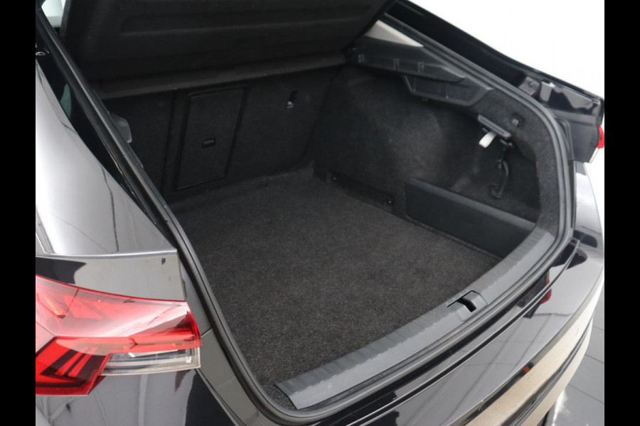 Škoda Octavia 1.0 TSI Business Edition | Camera | Carplay | Navigatie | Full LED | Parkeerhulp | Chrome Pakket | Cruise control | Digital Cockpit | 17'' lichtmetalen velgen