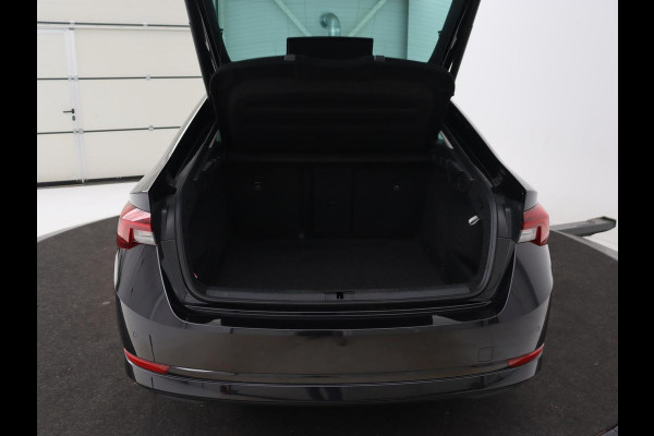 Škoda Octavia 1.0 TSI Business Edition | Camera | Carplay | Navigatie | Full LED | Parkeerhulp | Chrome Pakket | Cruise control | Digital Cockpit | 17'' lichtmetalen velgen