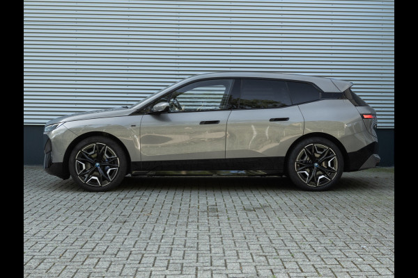 BMW iX M60 High Executive - Pano - Trekhaak - 112kWh