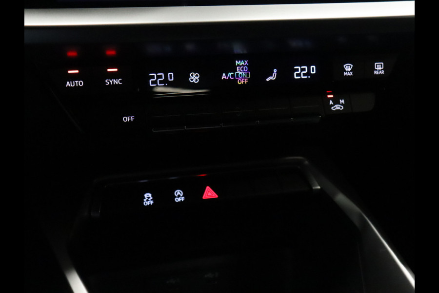 Audi A3 Sportback 30 TFSI Sport [CRUISE CONTROL, APPLE CARPLAY, PARKEERSENSOREN, SPORTSTOELEN, NAVIGATIE, NIEUWSTAAT]