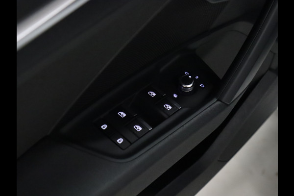 Audi A3 Sportback 30 TFSI Sport [CRUISE CONTROL, APPLE CARPLAY, PARKEERSENSOREN, SPORTSTOELEN, NAVIGATIE, NIEUWSTAAT]