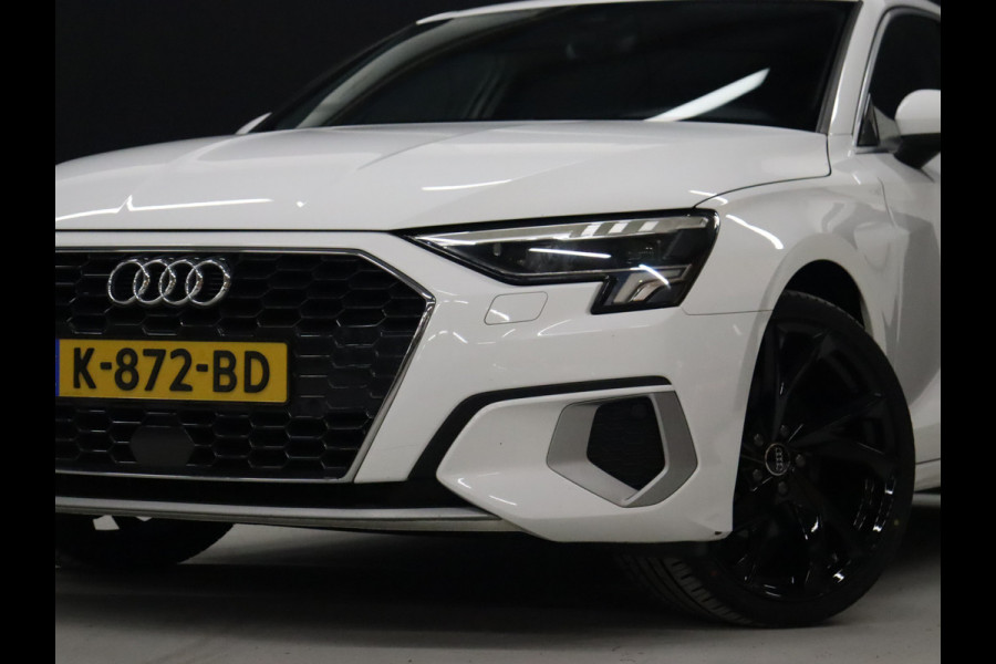 Audi A3 Sportback 30 TFSI Sport [CRUISE CONTROL, APPLE CARPLAY, PARKEERSENSOREN, SPORTSTOELEN, NAVIGATIE, NIEUWSTAAT]