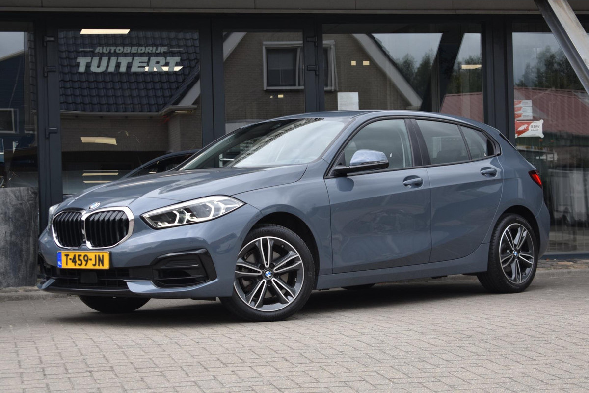 BMW 1-serie 116i Sportline | CAMERA | APPLE CARPLAY | ANDROID AUTO | NAP | DEALER ONDERHOUDEN BMW 1-serie 116i Sportline | CAMERA | APPLE CARPLAY | ANDROID AUTO | NAP | DEALER ONDERHOUDEN