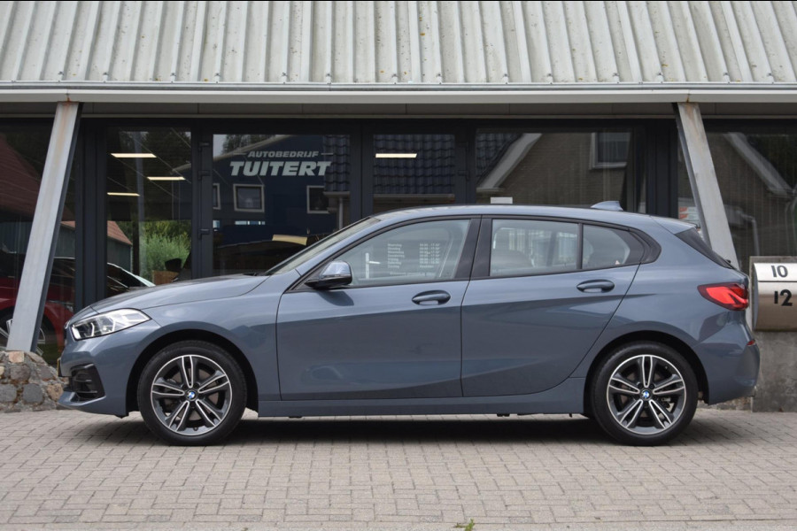 BMW 1-serie 116i Sport line | CAMERA | APPLE CARPLAY | ANDROID AUTO | NAP | DEALER ONDERHOUDEN