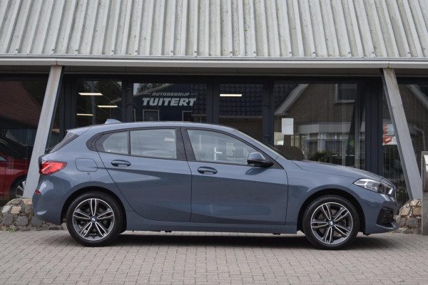 BMW 1-serie 116i Sport line | CAMERA | APPLE CARPLAY | ANDROID AUTO | NAP | DEALER ONDERHOUDEN