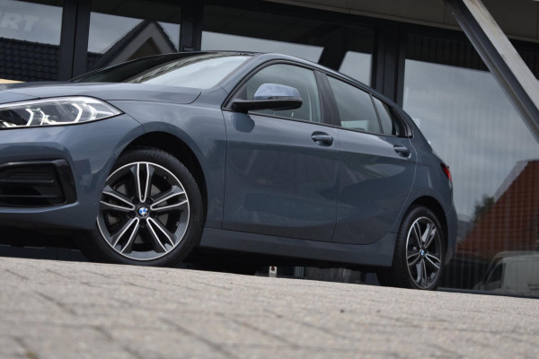 BMW 1-serie 116i Sport line | CAMERA | APPLE CARPLAY | ANDROID AUTO | NAP | DEALER ONDERHOUDEN