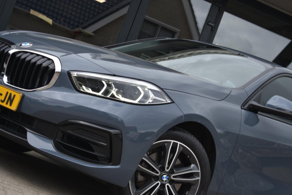 BMW 1-serie 116i Sport line | CAMERA | APPLE CARPLAY | ANDROID AUTO | NAP | DEALER ONDERHOUDEN