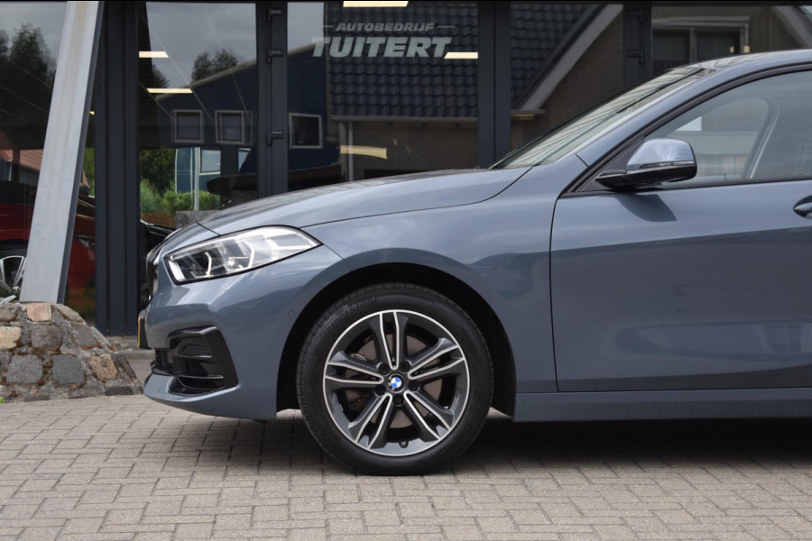 BMW 1-serie 116i Sport line | CAMERA | APPLE CARPLAY | ANDROID AUTO | NAP | DEALER ONDERHOUDEN