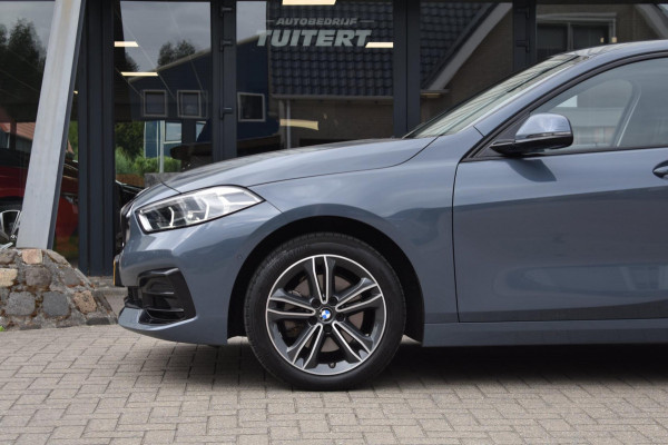 BMW 1-serie 116i Sport line | CAMERA | APPLE CARPLAY | ANDROID AUTO | NAP | DEALER ONDERHOUDEN