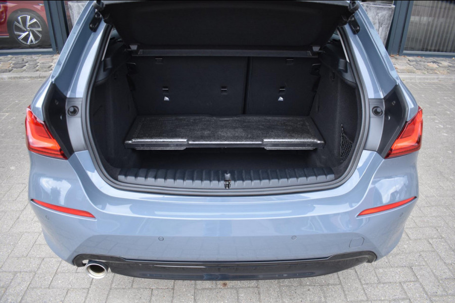 BMW 1-serie 116i Sport line | CAMERA | APPLE CARPLAY | ANDROID AUTO | NAP | DEALER ONDERHOUDEN