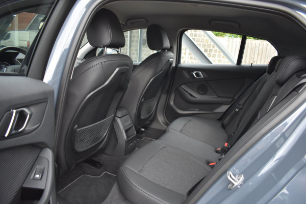BMW 1-serie 116i Sport line | CAMERA | APPLE CARPLAY | ANDROID AUTO | NAP | DEALER ONDERHOUDEN