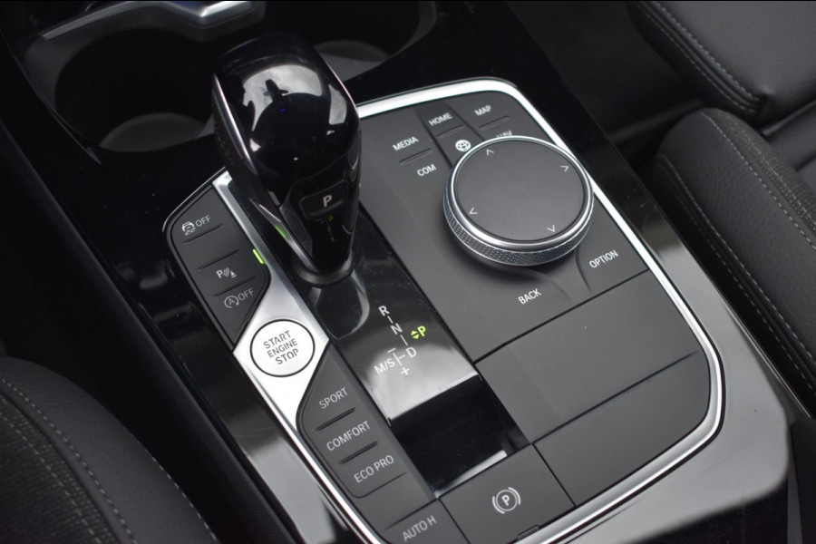 BMW 1-serie 116i Sport line | CAMERA | APPLE CARPLAY | ANDROID AUTO | NAP | DEALER ONDERHOUDEN