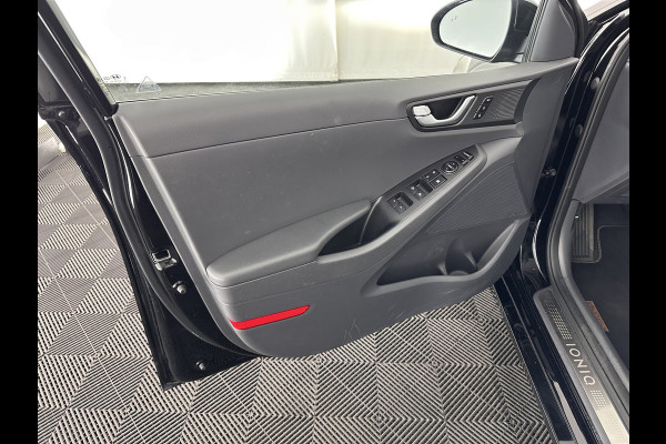 Hyundai IONIQ Premium EV (SOH-100%) (INCL-BTW) *PANO | FULL-LEATHER | INFINITY-AUDIO | FULL-LED | KEYLESS | NAVI-FULLMAP |  ADAPTIVE-CRUISE |  DAB | CAMERA | MEMORY-PACK | DIGI-COCKPIT | CCS-FASTLOADER | LANE-ASSIST...