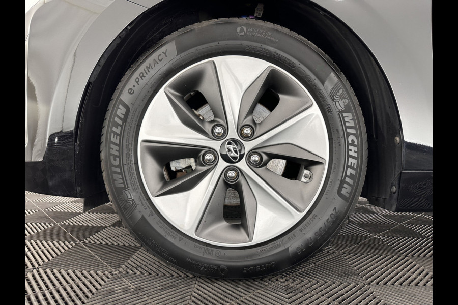 Hyundai IONIQ Premium EV (SOH-100%) (INCL-BTW) *PANO | FULL-LEATHER | INFINITY-AUDIO | FULL-LED | KEYLESS | NAVI-FULLMAP |  ADAPTIVE-CRUISE |  DAB | CAMERA | MEMORY-PACK | DIGI-COCKPIT | CCS-FASTLOADER | LANE-ASSIST...