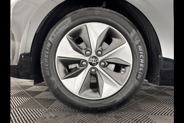Hyundai IONIQ Premium EV (SOH-100%) (INCL-BTW) *PANO | FULL-LEATHER | INFINITY-AUDIO | FULL-LED | KEYLESS | NAVI-FULLMAP |  ADAPTIVE-CRUISE |  DAB | CAMERA | MEMORY-PACK | DIGI-COCKPIT | CCS-FASTLOADER | LANE-ASSIST...