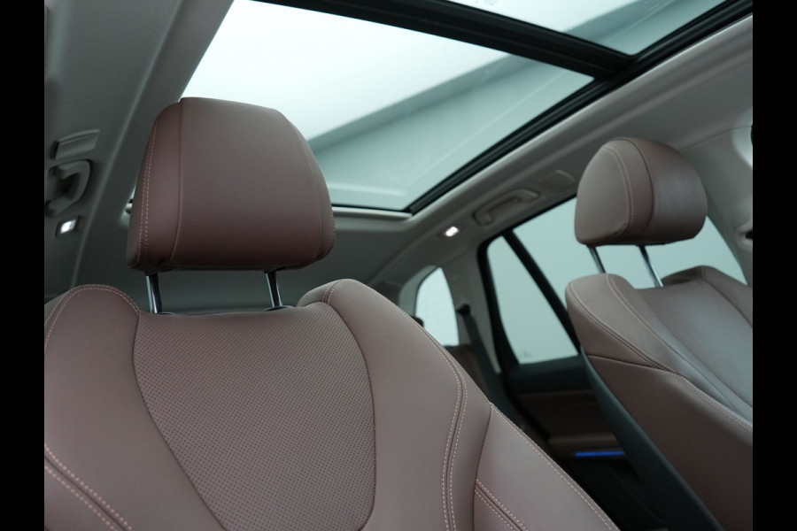 BMW X5 xDrive45e High Executive Plug In Hybrid 395pk Dealer O.H PHEV | Trekhaak Af Fabriek | Panodak | Head Up | Lederen Sportstoelen Memory & Verwarmd | Apple Carplay | Blis | Sfeerverlichting | Navigatie | Virtual | DAB |