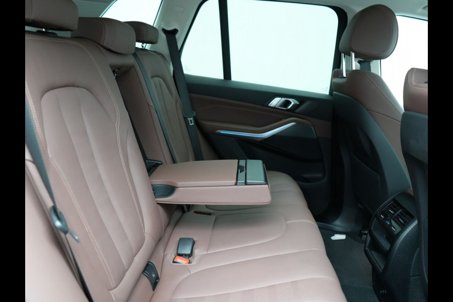 BMW X5 xDrive45e High Executive Plug In Hybrid 395pk Dealer O.H PHEV | Trekhaak Af Fabriek | Panodak | Head Up | Lederen Sportstoelen Memory & Verwarmd | Apple Carplay | Blis | Sfeerverlichting | Navigatie | Virtual | DAB |