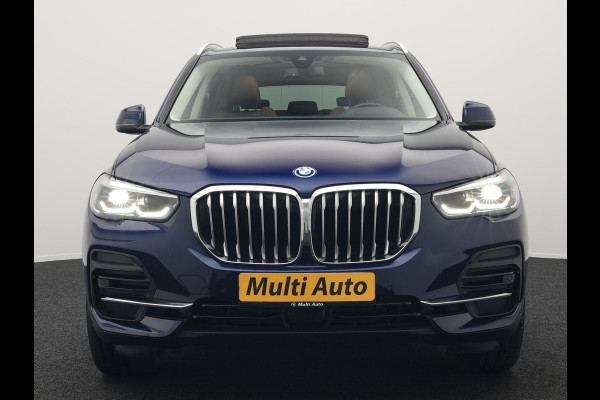 BMW X5 xDrive45e High Executive Plug In Hybrid 395pk Dealer O.H PHEV | Trekhaak Af Fabriek | Panodak | Head Up | Lederen Sportstoelen Memory & Verwarmd | Apple Carplay | Blis | Sfeerverlichting | Navigatie | Virtual | DAB |