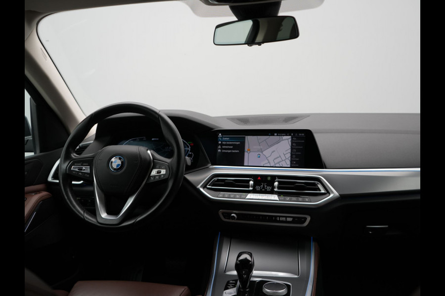 BMW X5 xDrive45e High Executive Plug In Hybrid 395pk Dealer O.H PHEV | Trekhaak Af Fabriek | Panodak | Head Up | Lederen Sportstoelen Memory & Verwarmd | Apple Carplay | Blis | Sfeerverlichting | Navigatie | Virtual | DAB |
