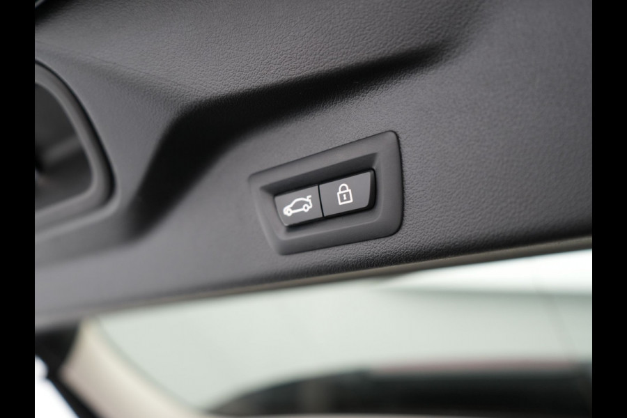 BMW X5 xDrive45e High Executive Plug In Hybrid 395pk Dealer O.H PHEV | Trekhaak Af Fabriek | Panodak | Head Up | Lederen Sportstoelen Memory & Verwarmd | Apple Carplay | Blis | Sfeerverlichting | Navigatie | Virtual | DAB |