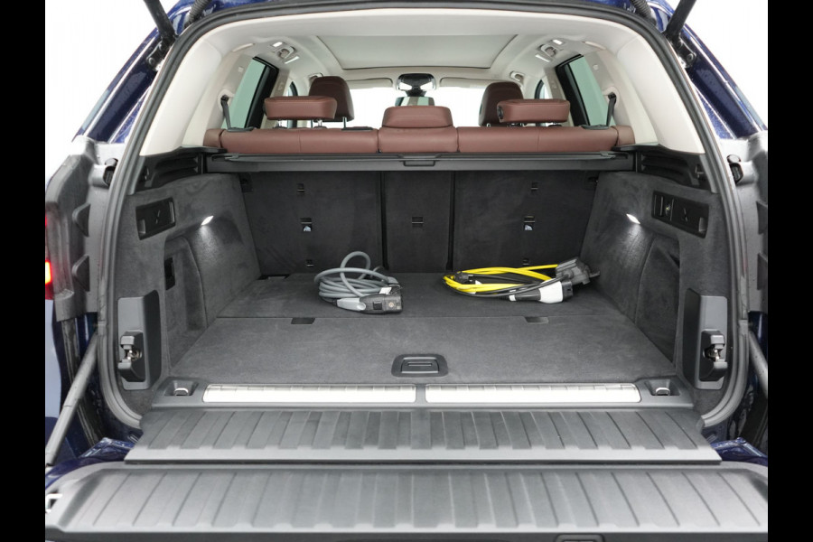 BMW X5 xDrive45e High Executive Plug In Hybrid 395pk Dealer O.H PHEV | Trekhaak Af Fabriek | Panodak | Head Up | Lederen Sportstoelen Memory & Verwarmd | Apple Carplay | Blis | Sfeerverlichting | Navigatie | Virtual | DAB |