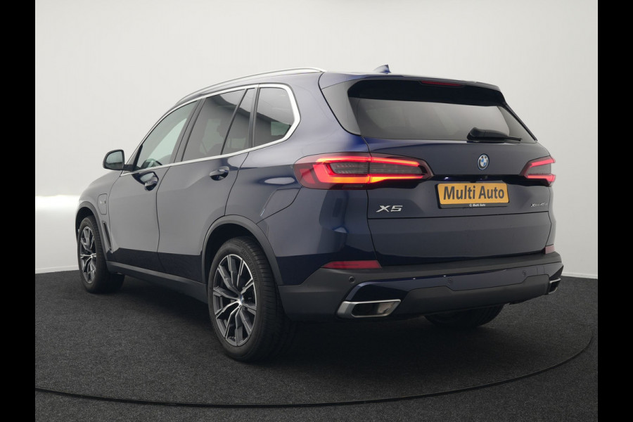 BMW X5 xDrive45e High Executive Plug In Hybrid 395pk Dealer O.H PHEV | Trekhaak Af Fabriek | Panodak | Head Up | Lederen Sportstoelen Memory & Verwarmd | Apple Carplay | Blis | Sfeerverlichting | Navigatie | Virtual | DAB |