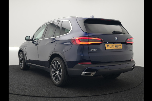 BMW X5 xDrive45e High Executive Plug In Hybrid 395pk Dealer O.H PHEV | Trekhaak Af Fabriek | Panodak | Head Up | Lederen Sportstoelen Memory & Verwarmd | Apple Carplay | Blis | Sfeerverlichting | Navigatie | Virtual | DAB |