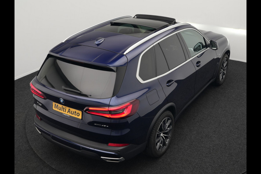 BMW X5 xDrive45e High Executive Plug In Hybrid 395pk Dealer O.H PHEV | Trekhaak Af Fabriek | Panodak | Head Up | Lederen Sportstoelen Memory & Verwarmd | Apple Carplay | Blis | Sfeerverlichting | Navigatie | Virtual | DAB |