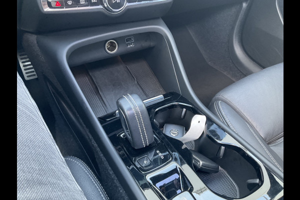 Volvo XC40 1.5 T5 262pk PHEV R-Design Leer Pano.dak BLIS Trekhaak Twin Engine