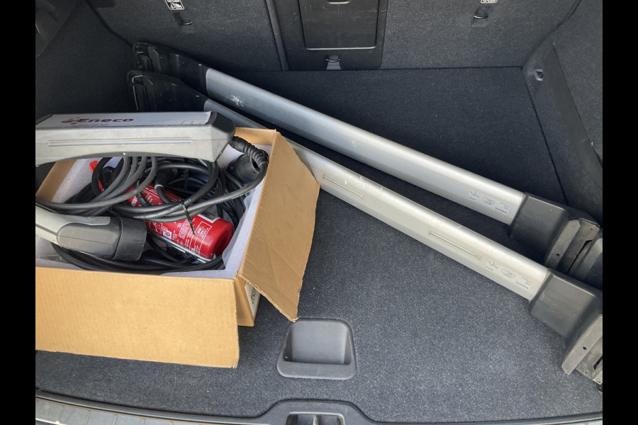Volvo XC40 1.5 T5 262pk PHEV R-Design Leer Pano.dak BLIS Trekhaak Twin Engine