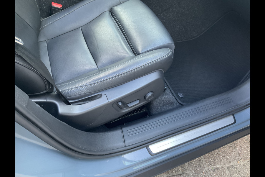 Volvo XC40 1.5 T5 262pk PHEV R-Design Leer Pano.dak BLIS Trekhaak Twin Engine