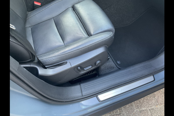 Volvo XC40 1.5 T5 262pk PHEV R-Design Leer Pano.dak BLIS Trekhaak Twin Engine