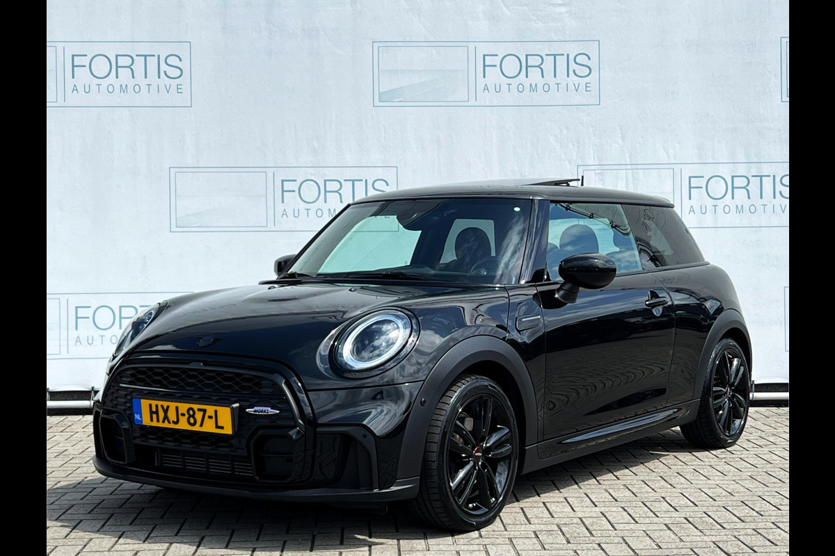 MINI Mini 1.5 Cooper John Cooper Works PANO | STUURWIEL VERW | STOELVERW | KEYLESS | DEALER ONDERH | SFEERVERL | MINI Mini 1.5 Cooper John Cooper Works PANO | STUURWIEL VERW | STOELVERW | KEYLESS | DEALER ONDERH | SFEERVERL |