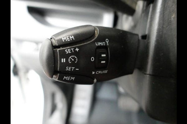 Peugeot Expert Long Dubbele Cabine Asphalt L3 2.0 HDi 120pk Aut. Airco Navi Carplay Cruise Control Trekhaak Imperiaal Lang Luxe Dubbele Cabine