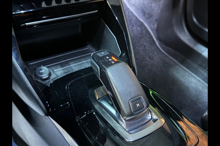 Peugeot 2008 1.2 PureTech GT-Line Garantie Trekhaak CarPlay 360 Camera Blindspot Sfeer Cruise Lane Led Dab Navi Clima Rijklaar