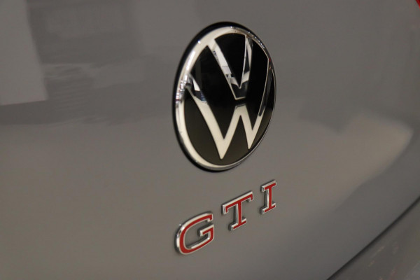 Volkswagen Golf 2.0 TSI GTI CLUBSPORT /PANO/NAVI/DODEHOEK/LANEASSIST/ACC/CAM/CARPLAY/IQ-LIGHT/VOLL