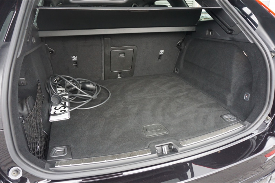 Volvo XC60 350PK T6 AWD Black Edition TREKHAAK | 360° CAMERA | SCHUIFDAK!