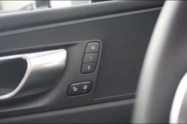 Volvo XC60 350PK T6 AWD Black Edition TREKHAAK | 360° CAMERA | SCHUIFDAK!