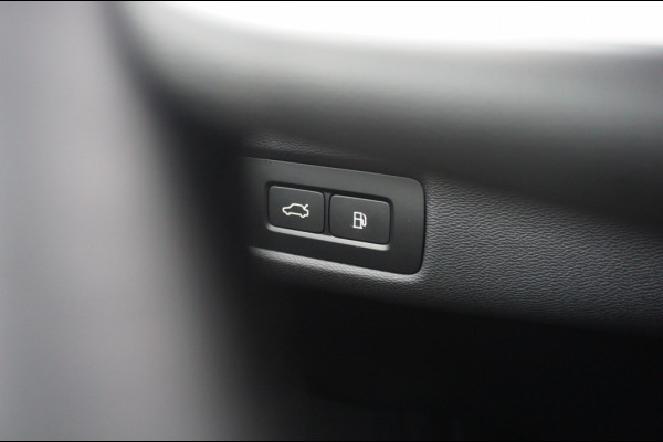 Volvo XC60 350PK T6 AWD Black Edition TREKHAAK | 360° CAMERA | SCHUIFDAK!