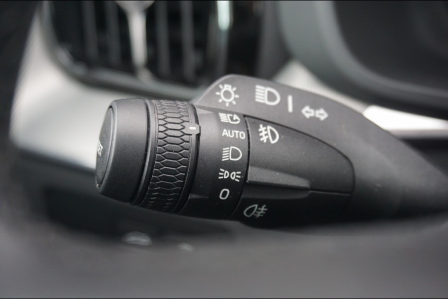 Volvo XC60 350PK T6 AWD Black Edition TREKHAAK | 360° CAMERA | SCHUIFDAK!