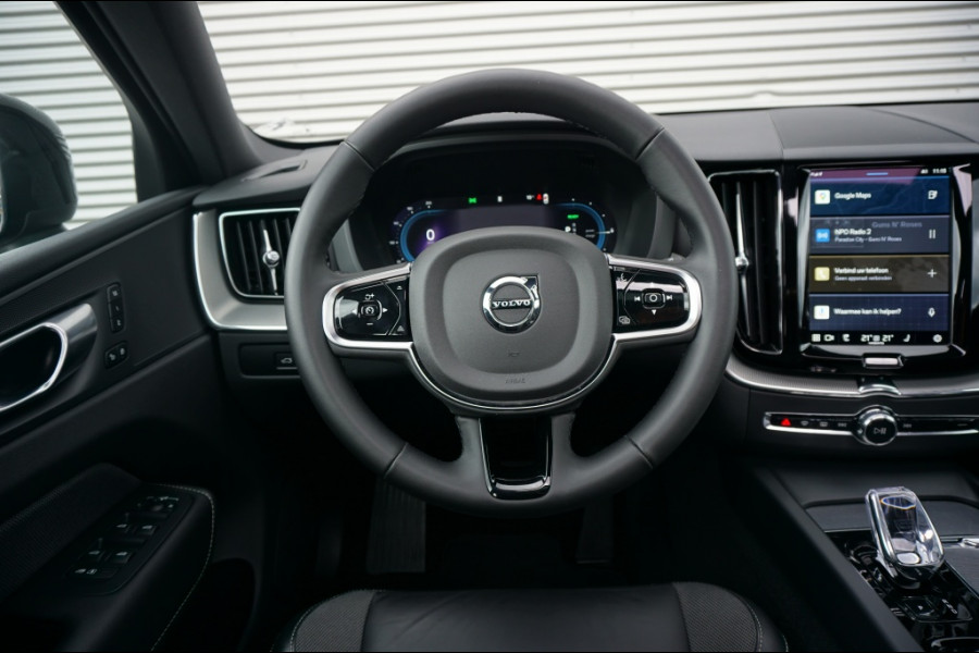 Volvo XC60 350PK T6 AWD Black Edition TREKHAAK | 360° CAMERA | SCHUIFDAK!