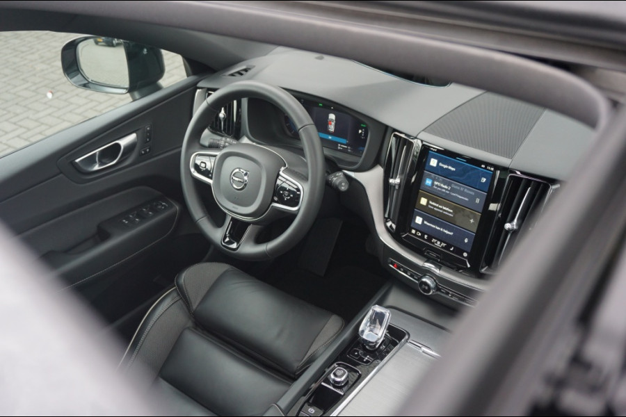 Volvo XC60 350PK T6 AWD Black Edition TREKHAAK | 360° CAMERA | SCHUIFDAK!