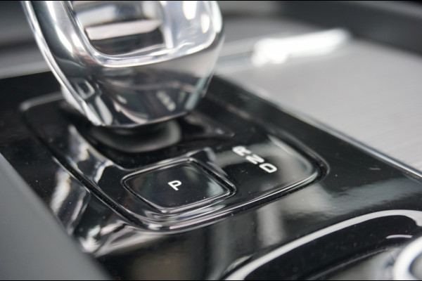 Volvo XC60 350PK T6 AWD Black Edition TREKHAAK | 360° CAMERA | SCHUIFDAK!