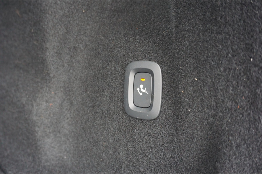 Volvo XC60 350PK T6 AWD Black Edition TREKHAAK | 360° CAMERA | SCHUIFDAK!