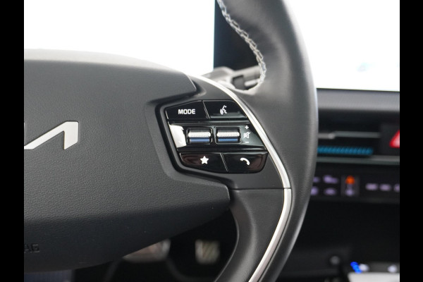 Kia Ev6 GT-Line 77.4 kWh VAN: 41.900,- VOOR 37.877,- UW HERFSTVOORDEEL: 4.023,- | FABRIEKSGARANTIE T/M 10-2030 OF 150.000KM | 1e EIG. | DEALER ONDERHOUDEN | TOPSTAAT